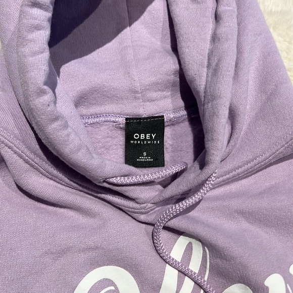 Obey sweatshirt - Picture 2 of 2